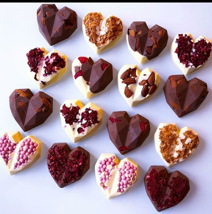 Modern heart nuts chocolate|| loaded with nuts. 10 piece