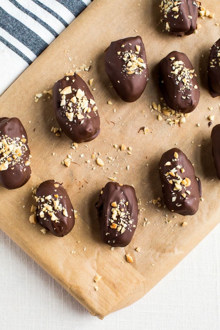 Chocolate coated caramelized khajur | pack of 20