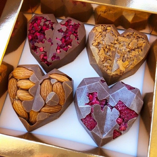 Modern heart nuts chocolate|| loaded with nuts. 10 piece